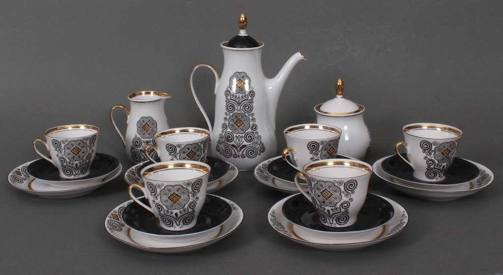 Porcelain mocha set for six people 