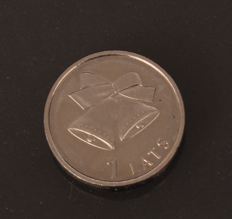 One lats coin 