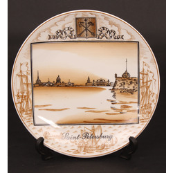 Decorative porcelain plate 