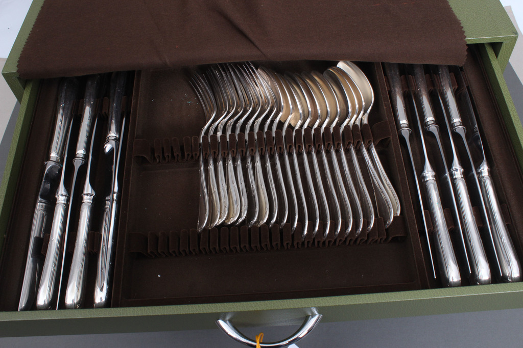 Металлический посеребренный набор столовых приборов (неполный) в коробке Cristosfle 