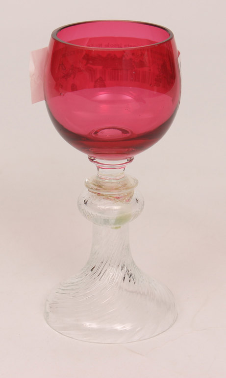 Krāsainā stikla glāze