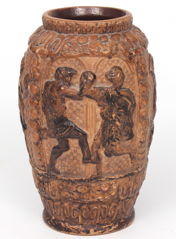 Keramikas vāze ar dekorējumiem 