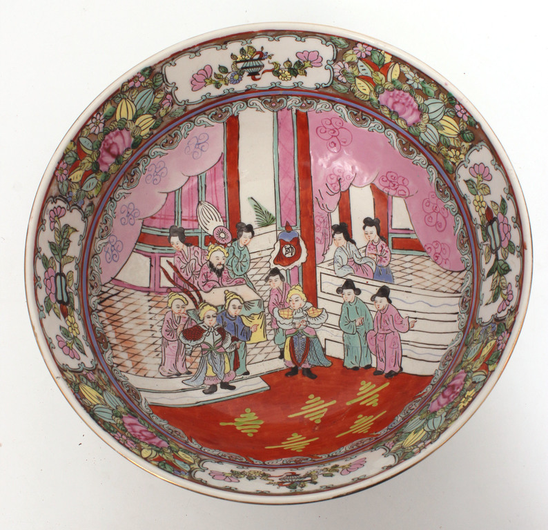 Painted porcelain bowl