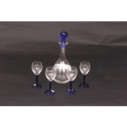 Glass decanter and 4 glasses