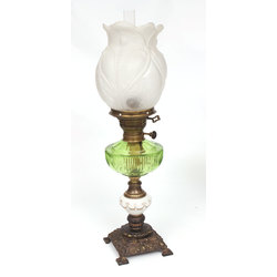 Керосиновая лампа в стиле барокко (в хорошем состоянии)