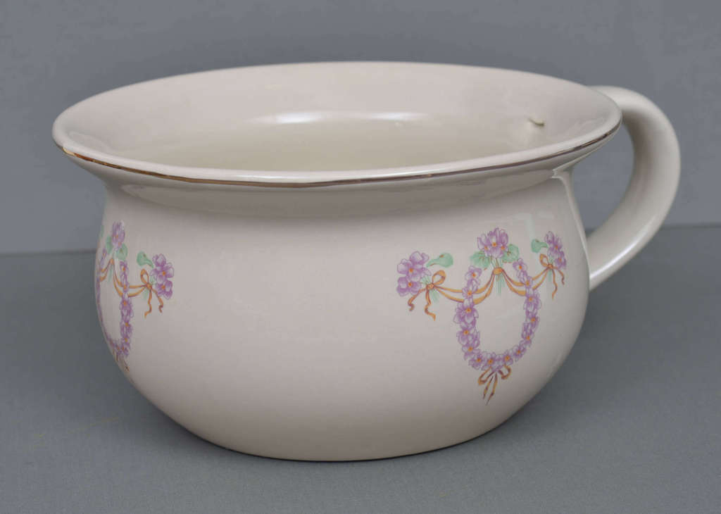 Porcelain pot, mug and bowl