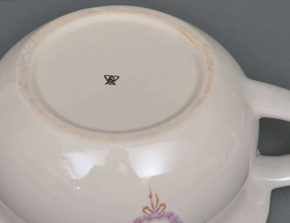 Porcelain pot, mug and bowl