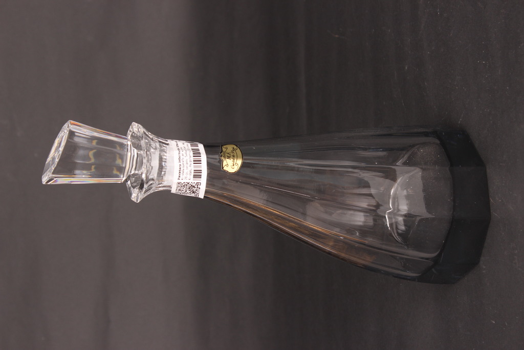 Crystal decanter with cork