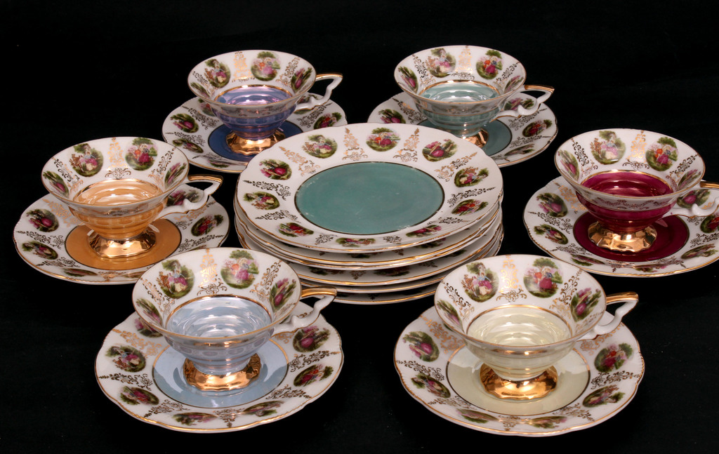 Cups, saucers and plates for six persons