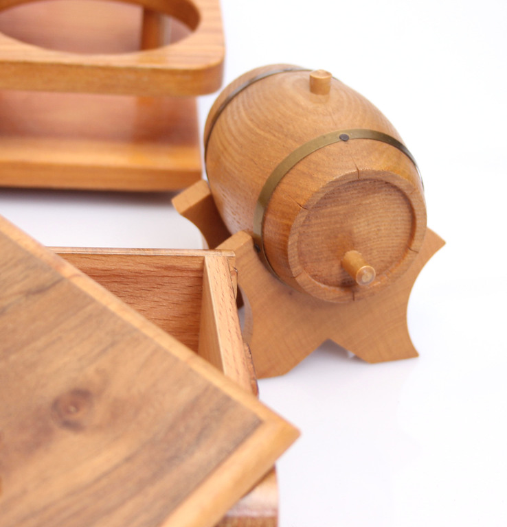 Set of various wooden products (5 items).