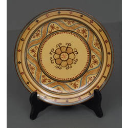 Керамическая декоративная настенная тарелка с росписью