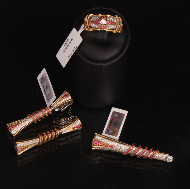 Комплект украшений - серьги, кулон и кольцо