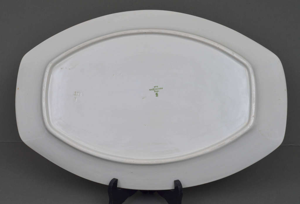 Фарфоровая сервировочная тарелка с росписью 2 шт.