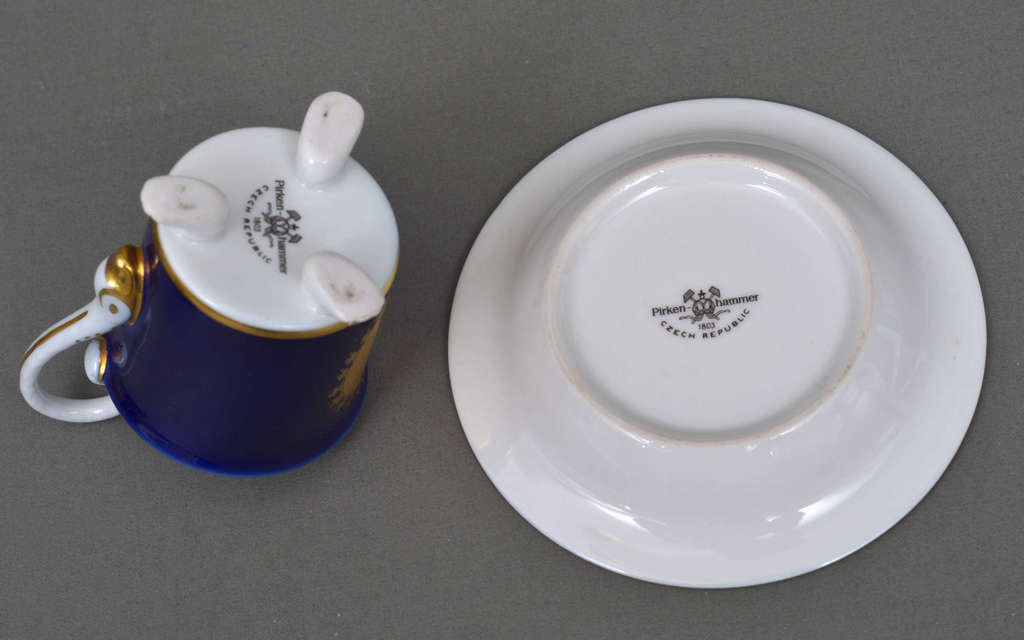 Porcelain cups with saucers 3pcs.