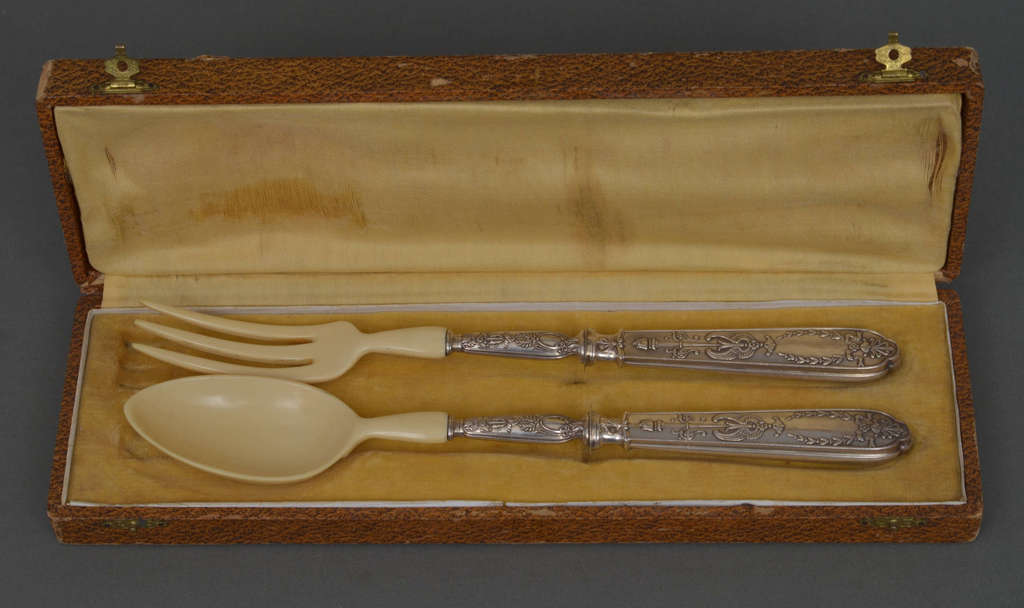 Silver cutlery set with bone finish 2 pcs. 