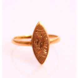 Gold ring with engraving 