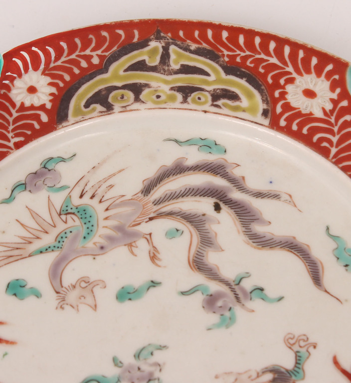 Porcelain plate with dragons 