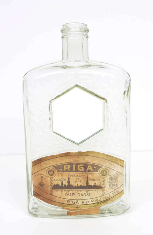 Iļģuciema Stikla liķiera pudele