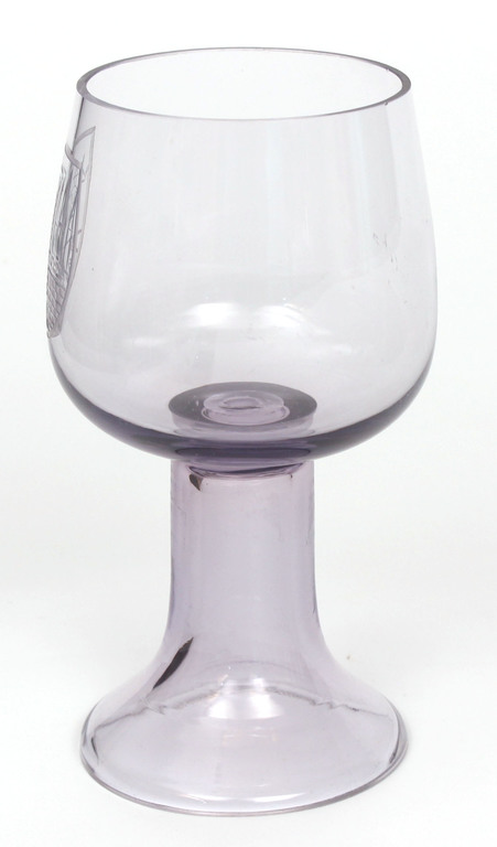 Стеклянный стакан 