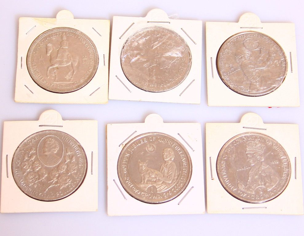 Коллекция различных монет
