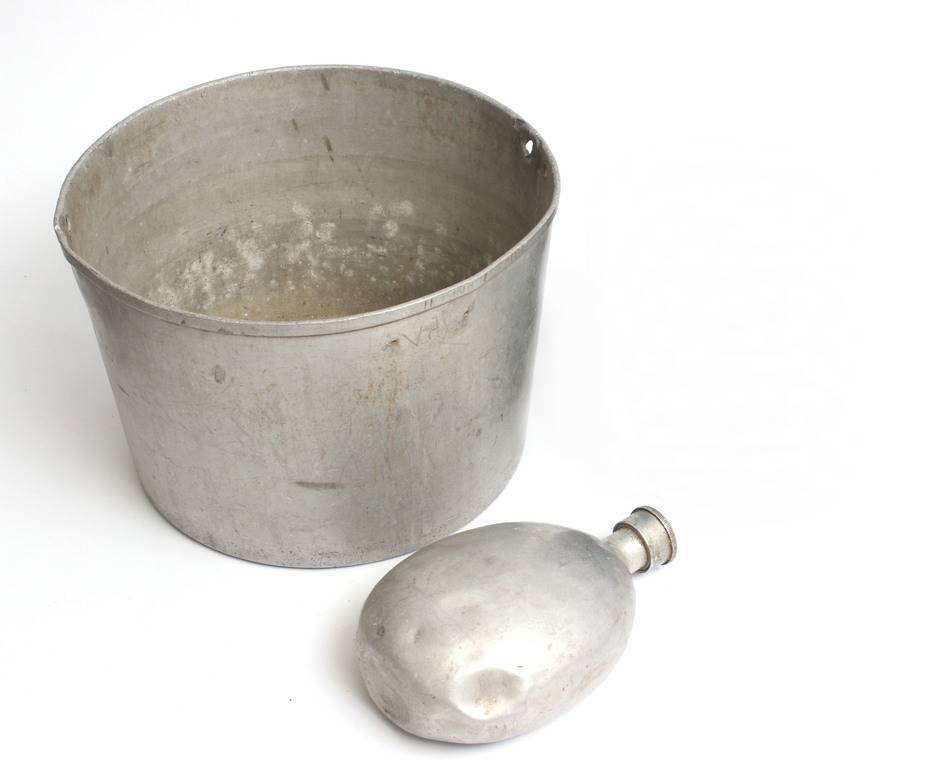 German army cauldron, flask