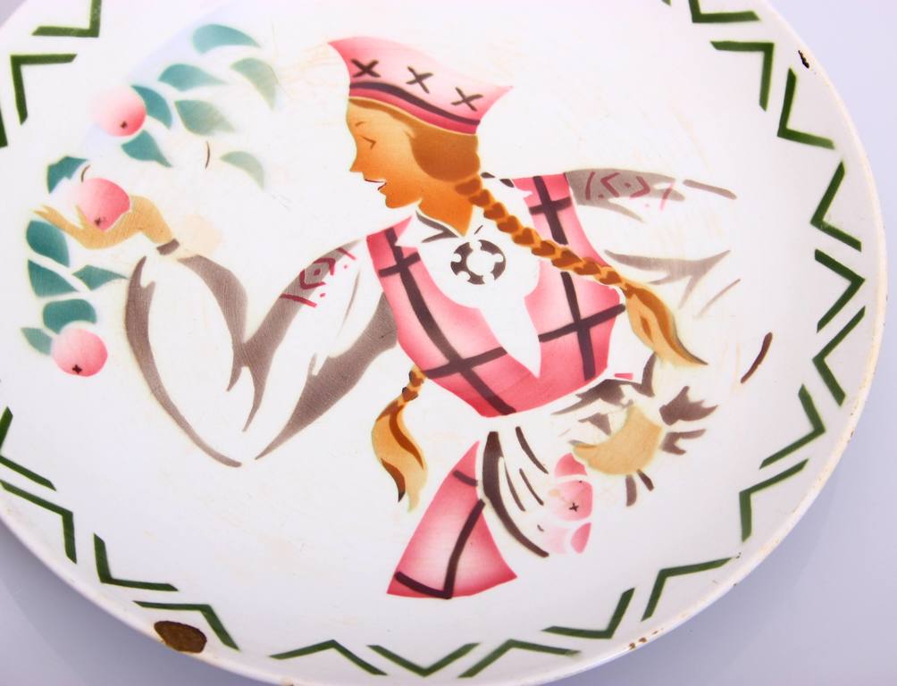 Faience decorative plate 