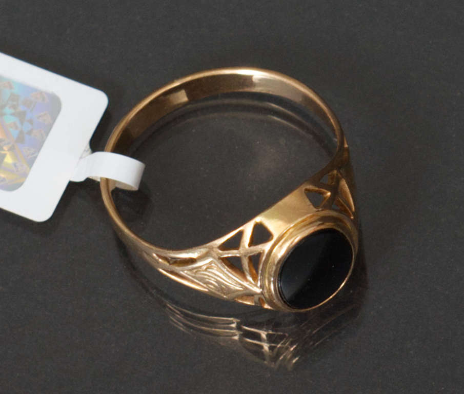 Женское кольцо в стиле арт-деко с халцедоном