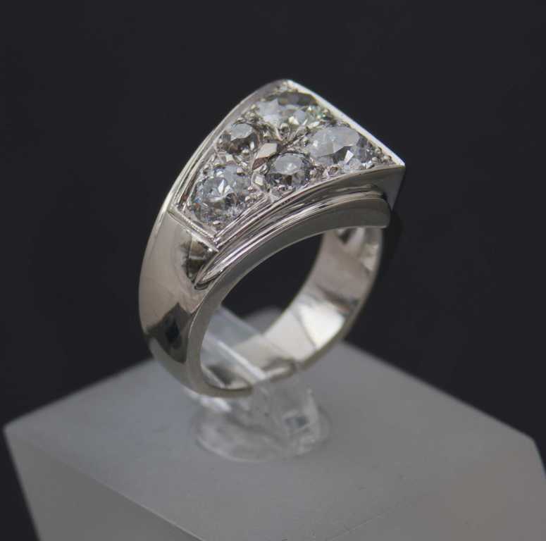 Gold ring for little finger with old cut diamonds
