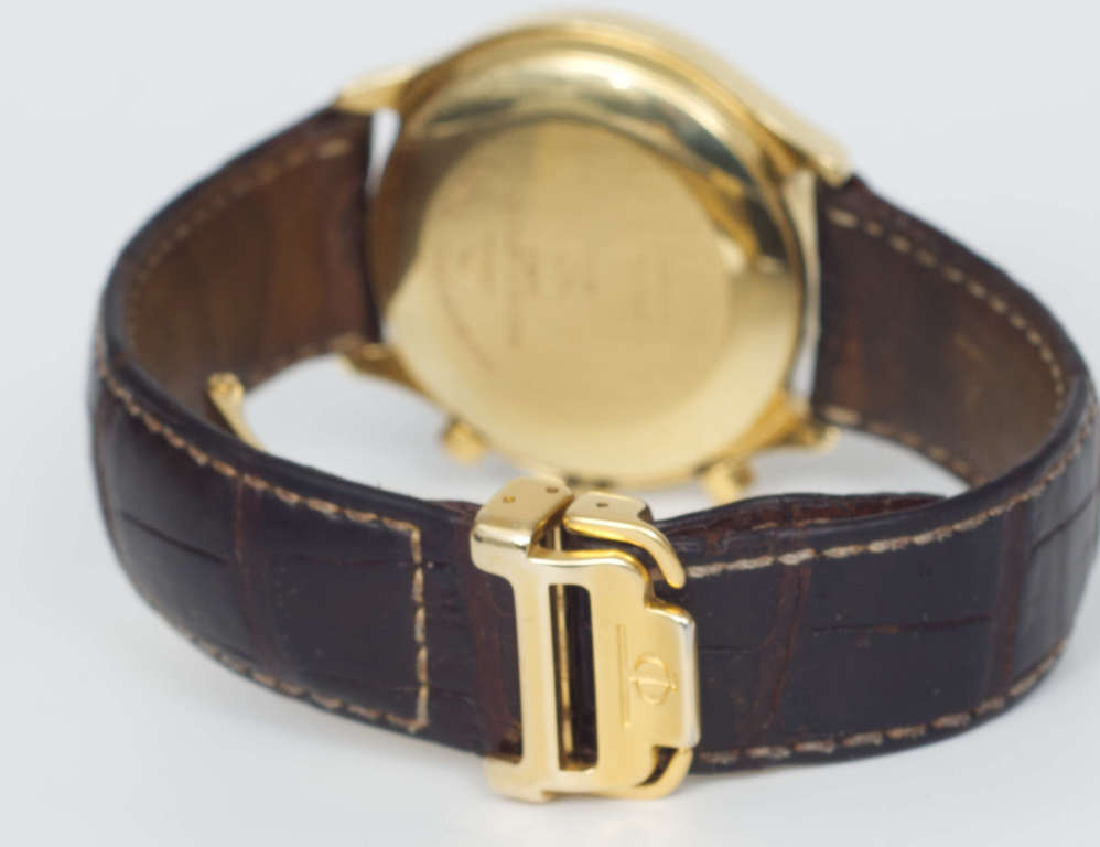 Wrist watch with leather strap 