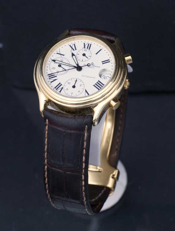 Wrist watch with leather strap 