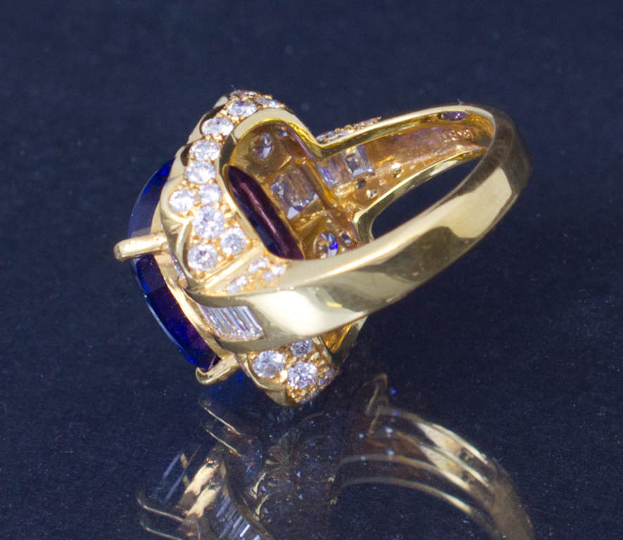 Zelta gredzens ar briljantiem un tanzanītu
