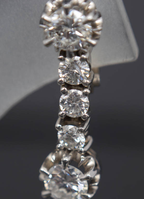 Platinum earrings with 10 natural diamonds