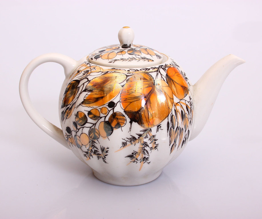 Porcelāna komplekts tējas dzeršanai