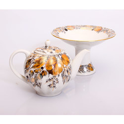 Porcelain set for drinking tea