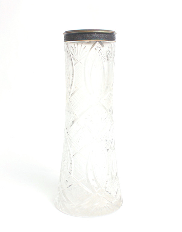Crystal vase with silver border