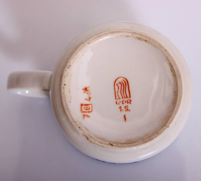 Porcelain mugs (2 pcs.) 