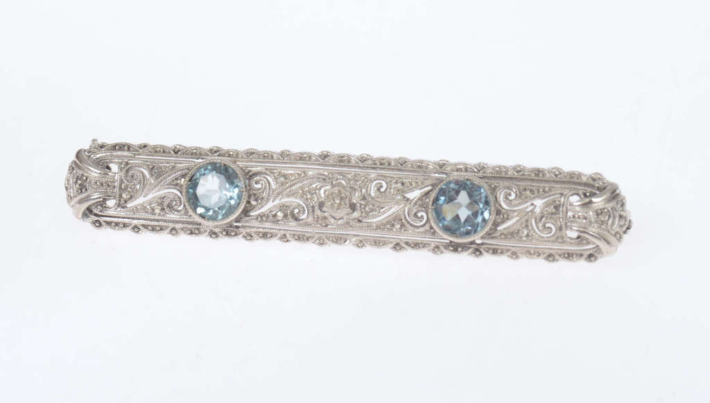 Silver Art Nouveau brooch with 2 aquamarines
