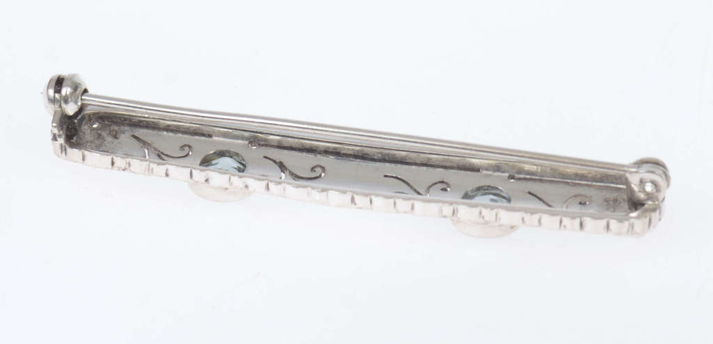Silver Art Nouveau brooch with 2 aquamarines