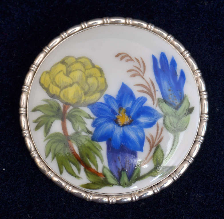 Silver Art Nouveau brooch with porcelain