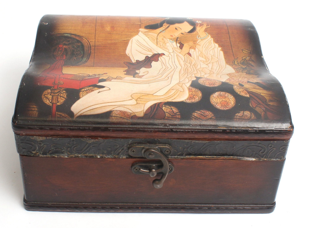 Wooden chest with Japanese motifs