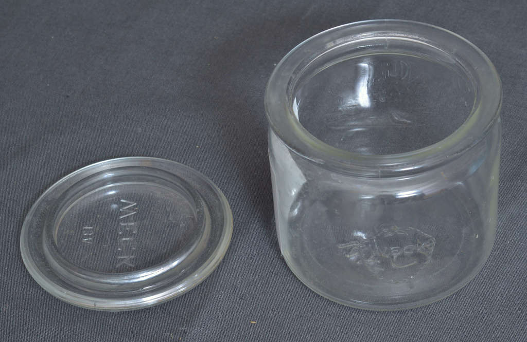 Glass container with lid