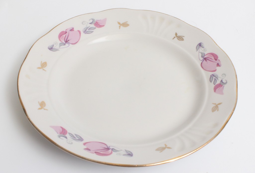 A set of incomplete porcelain serving plates