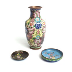 Vase and two plates