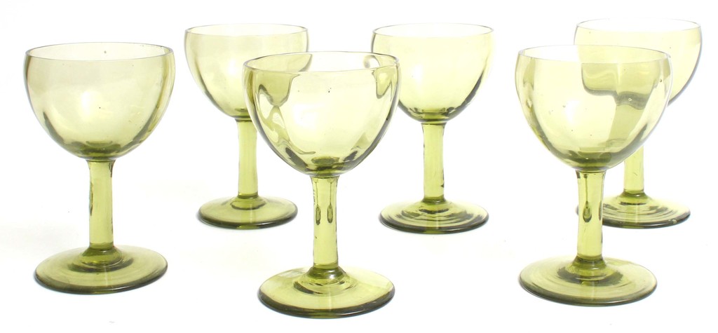 Стеклянные стаканы зеленого цвета (6 шт.)