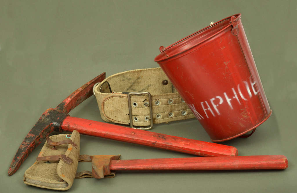 Soviet-era firefighting kit