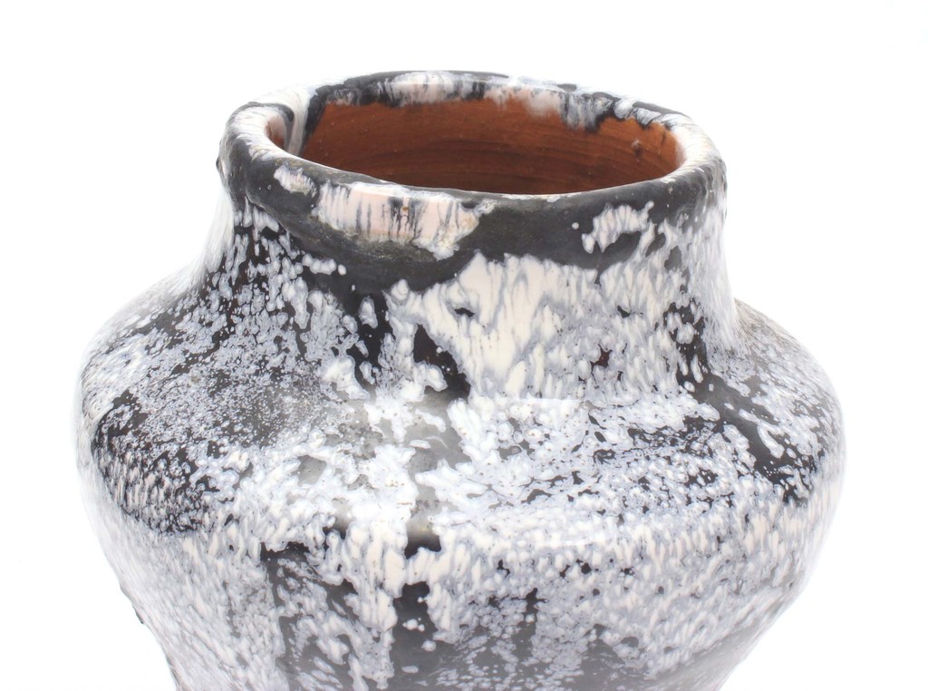 Ceramic vase with glaze