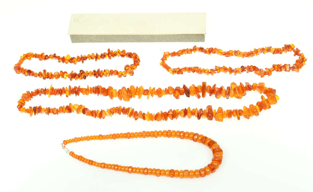 Different amber necklaces (4 pcs)