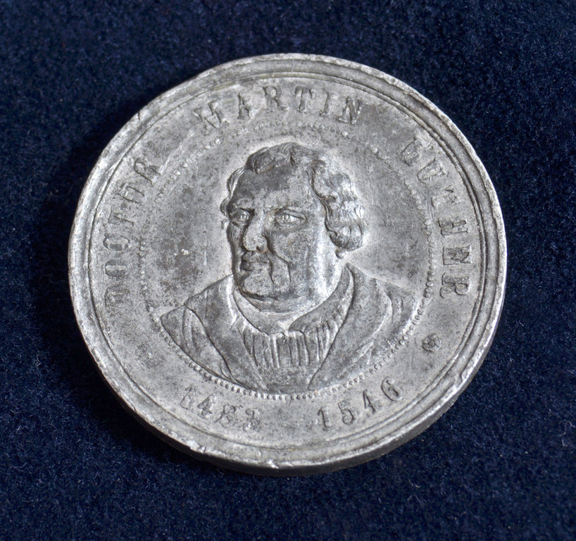 Памятная медаль к 400-летию со дня рождения Мартина Лютера.