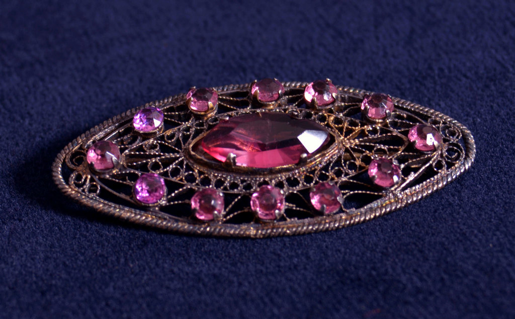 Art deco silver brooch with pink stones