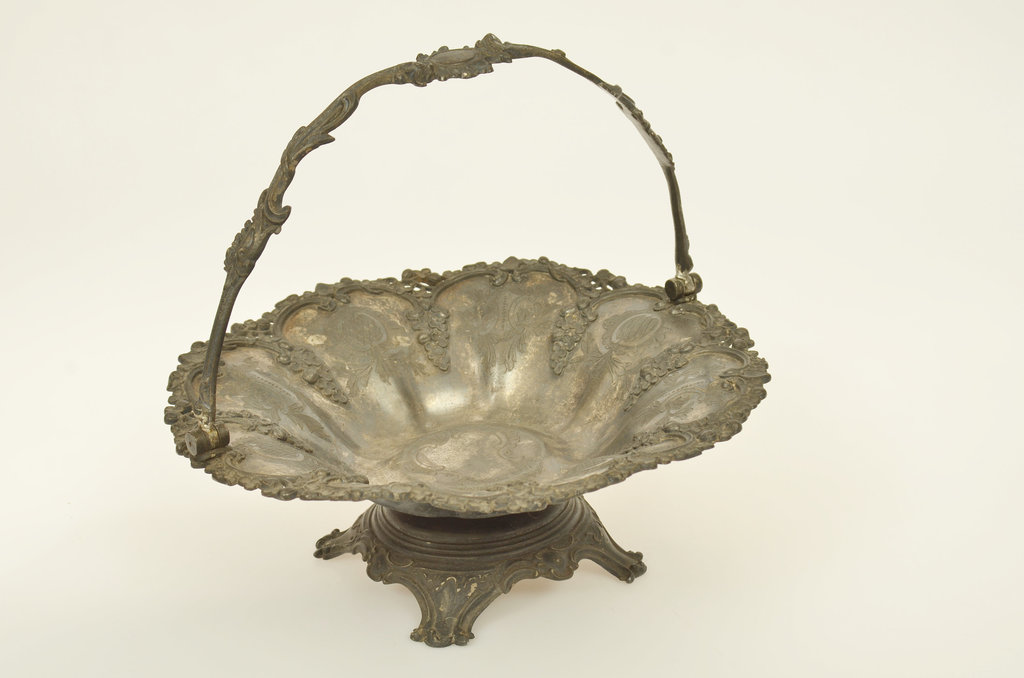 Silver-plated metal fruit bowl